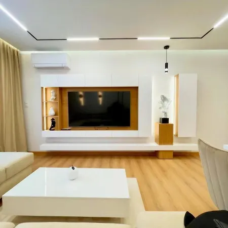 Diamond Lux With Paid Parking Daire